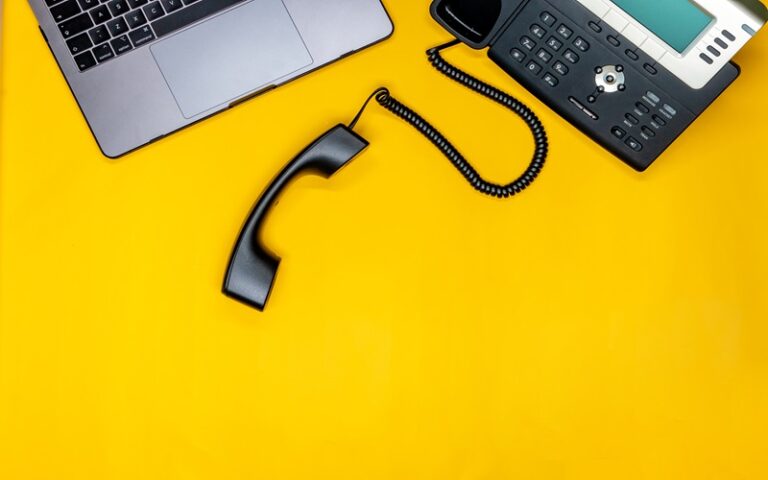 تلفن voip